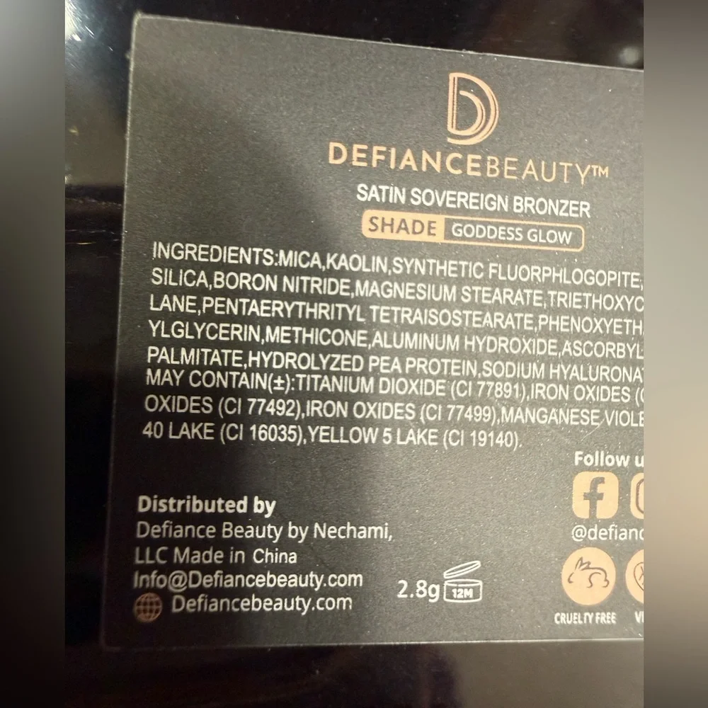 Defiance Beauty by Nechami - Satin Sovereign Bronzer in Goddess Glow